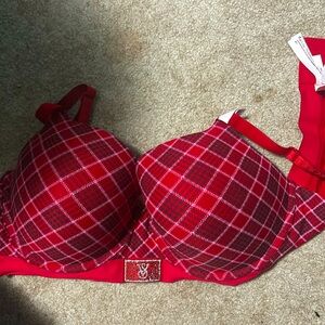 I’m looking to sell this bra it’s brand new I just don’t like way it fits